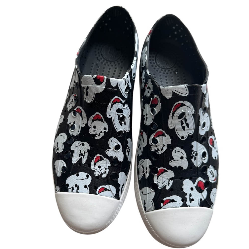 Native Jefferson Mickey Mouse Ghost Halloween Disney Collab Shoes

size 10

New
